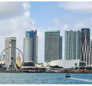 Miami Skyline: Happy Hour Cruise & Millionaire Homes