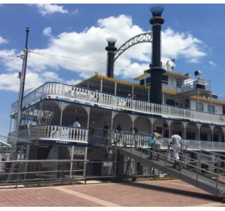 Paddlewheeler Creole Queen Historical Cruise