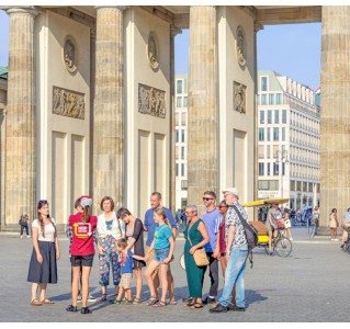 2 Day Hop-On Hop-Off Tour, Walking Tour & Original Currywurst (Berlin Essential)