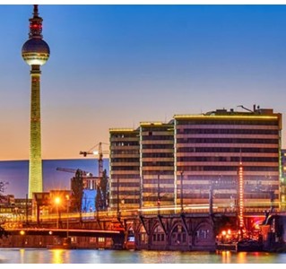 3 Day Hop-On Hop-Off Tour + Evening Bus Tour, Walking Tour & Original Currywurst (Berlin Explore)