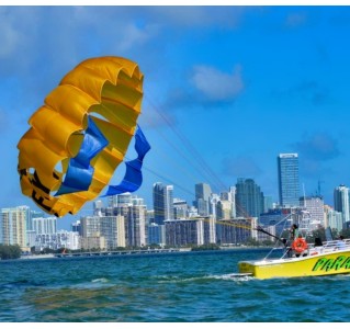 Parasailing in Miami