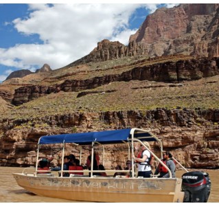 Grand Voyager Rim to River Tour: Grand Canyon Helicopter and Boat Tour from Las Vegas