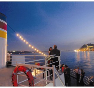 3-course Dinner Cruise in Quebec City